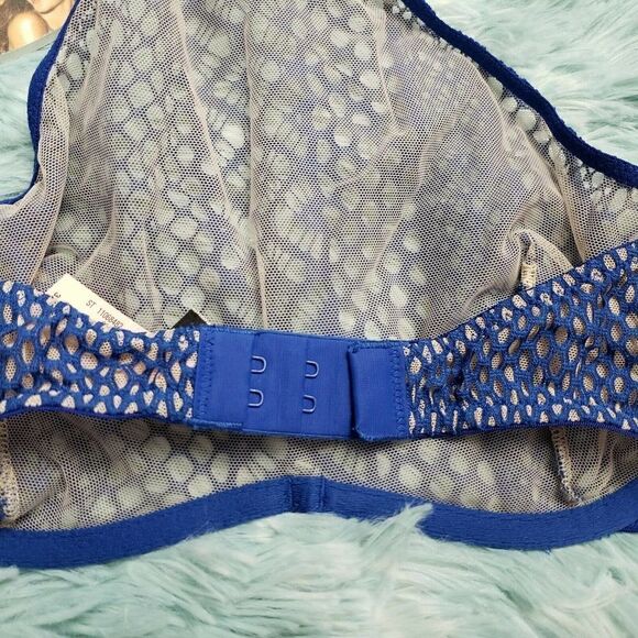Victoria's Secret Women's Blue High Neck Unlined Bra Fish Net 32 C - Picture 5 of 6